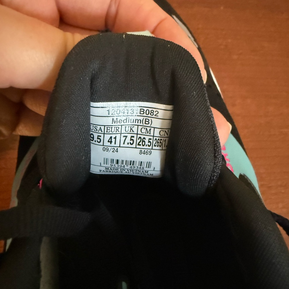 Brooks Black Running Sneakers with Teal and Pink Accents - Picture 4 of 6